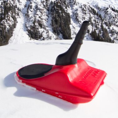 zipflbob rot minibob im schnee